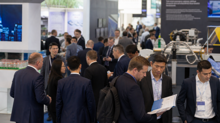 Hannover Messe 2026: Jak se vrátit s kontakty, ne jen s letáky — digitální průvodce veletrhem
